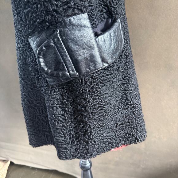 Vintage Carl W. Herrmann Persian Lamb Fur Coat w/ Leather Trim & Brass Hardware - Picture 4 of 16